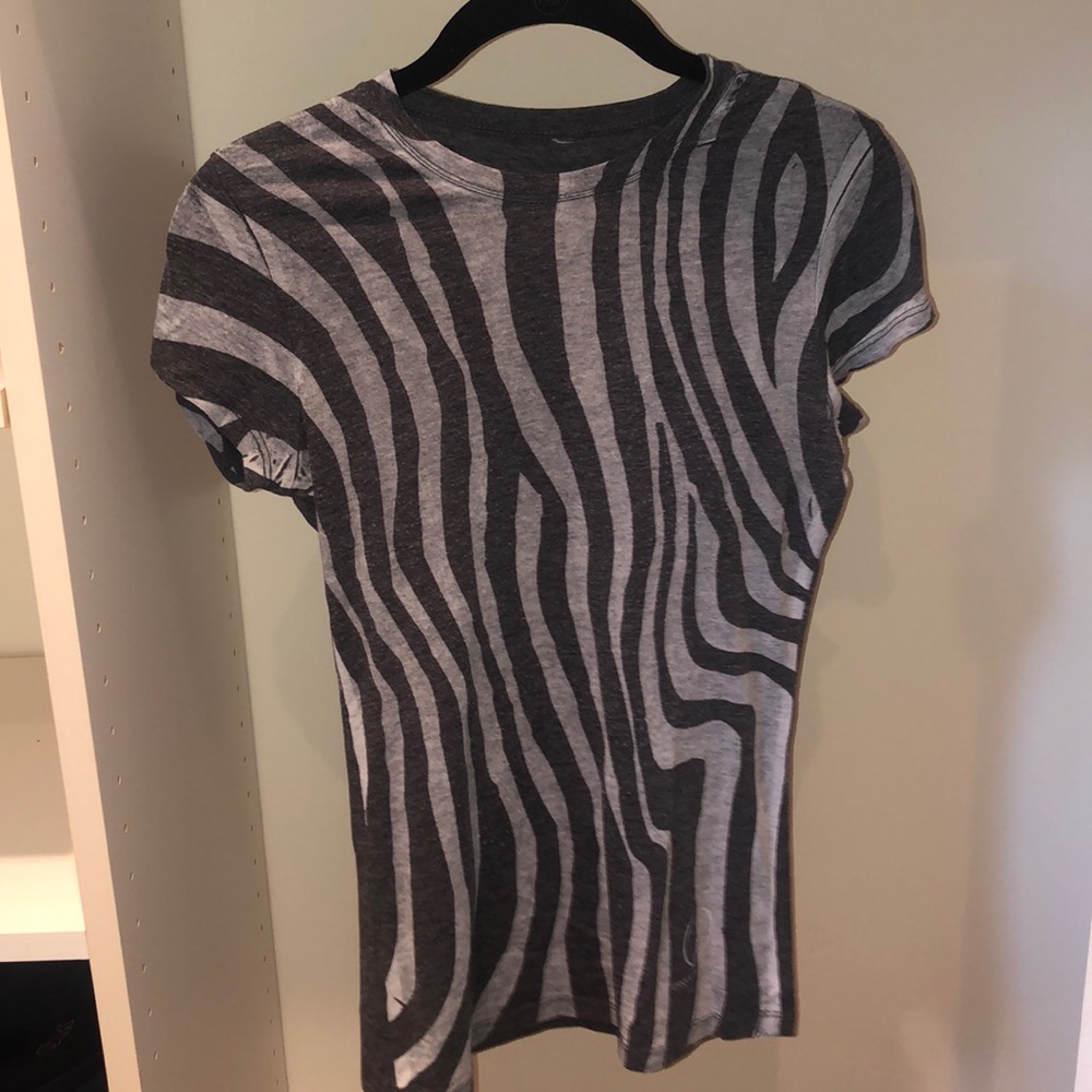 Gray zebra printed tee shirt